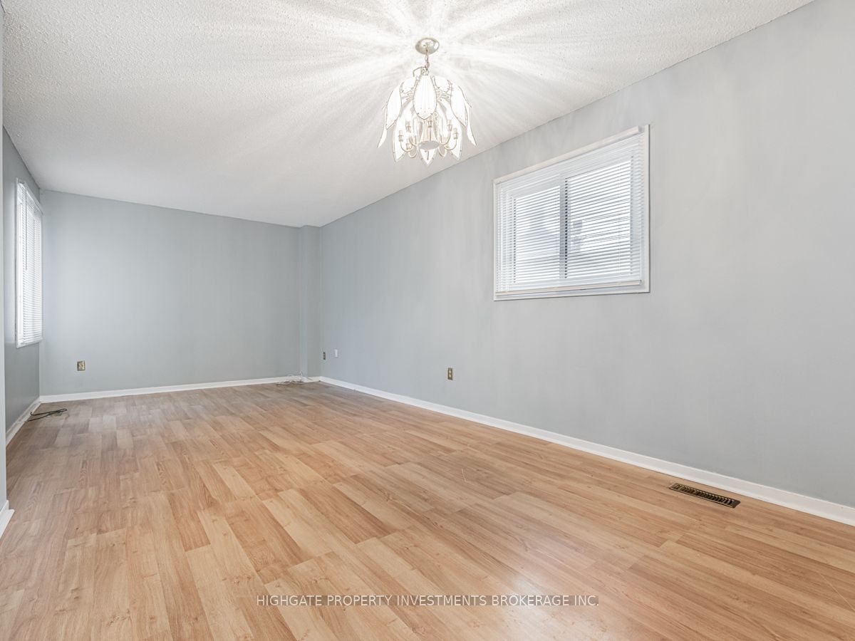 21 Noble Dr