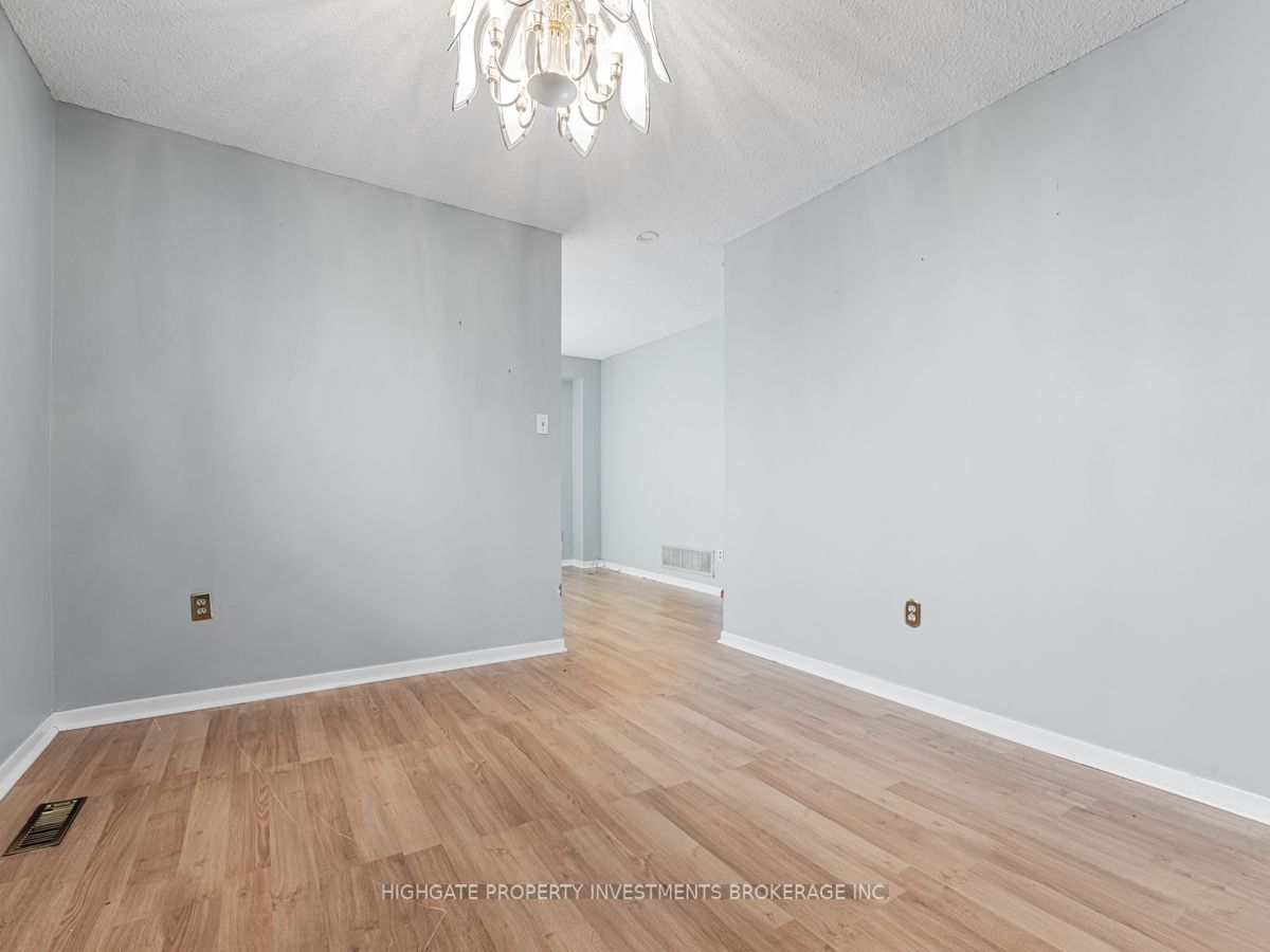 21 Noble Dr
