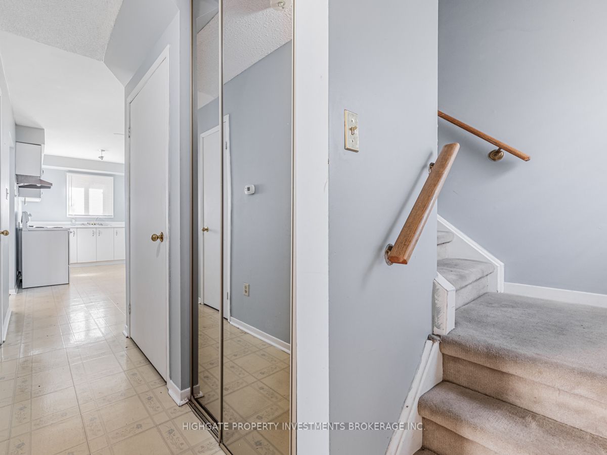 21 Noble Dr