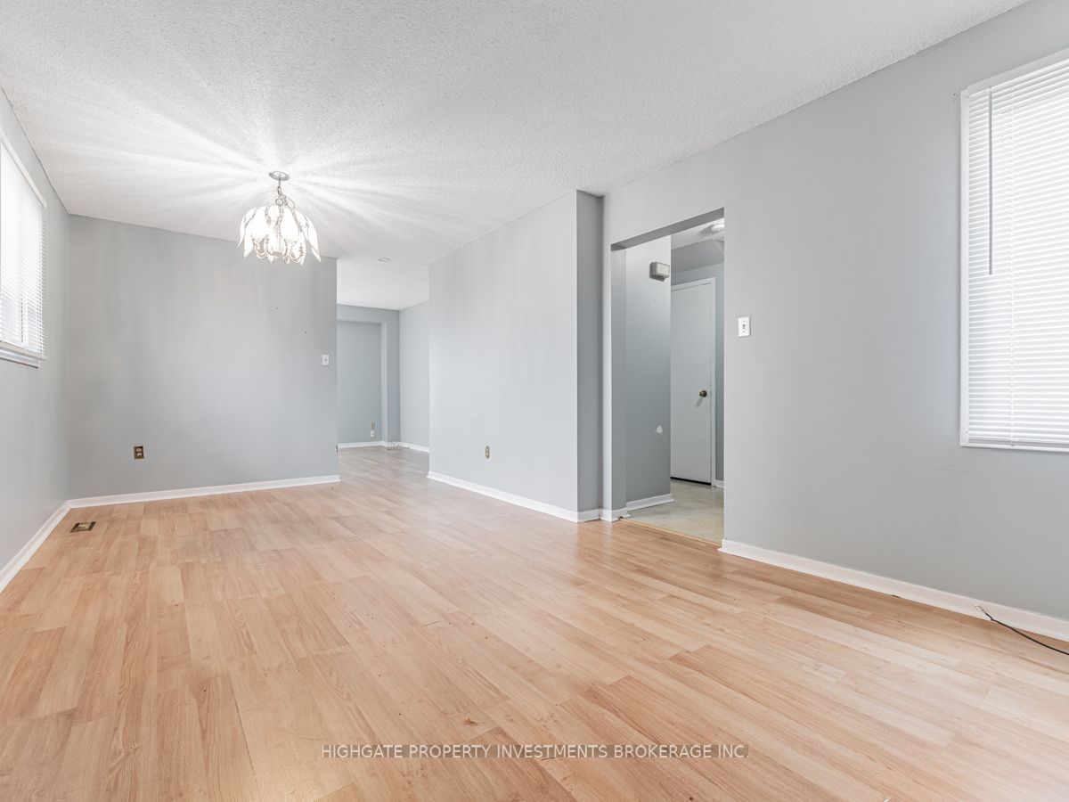 21 Noble Dr