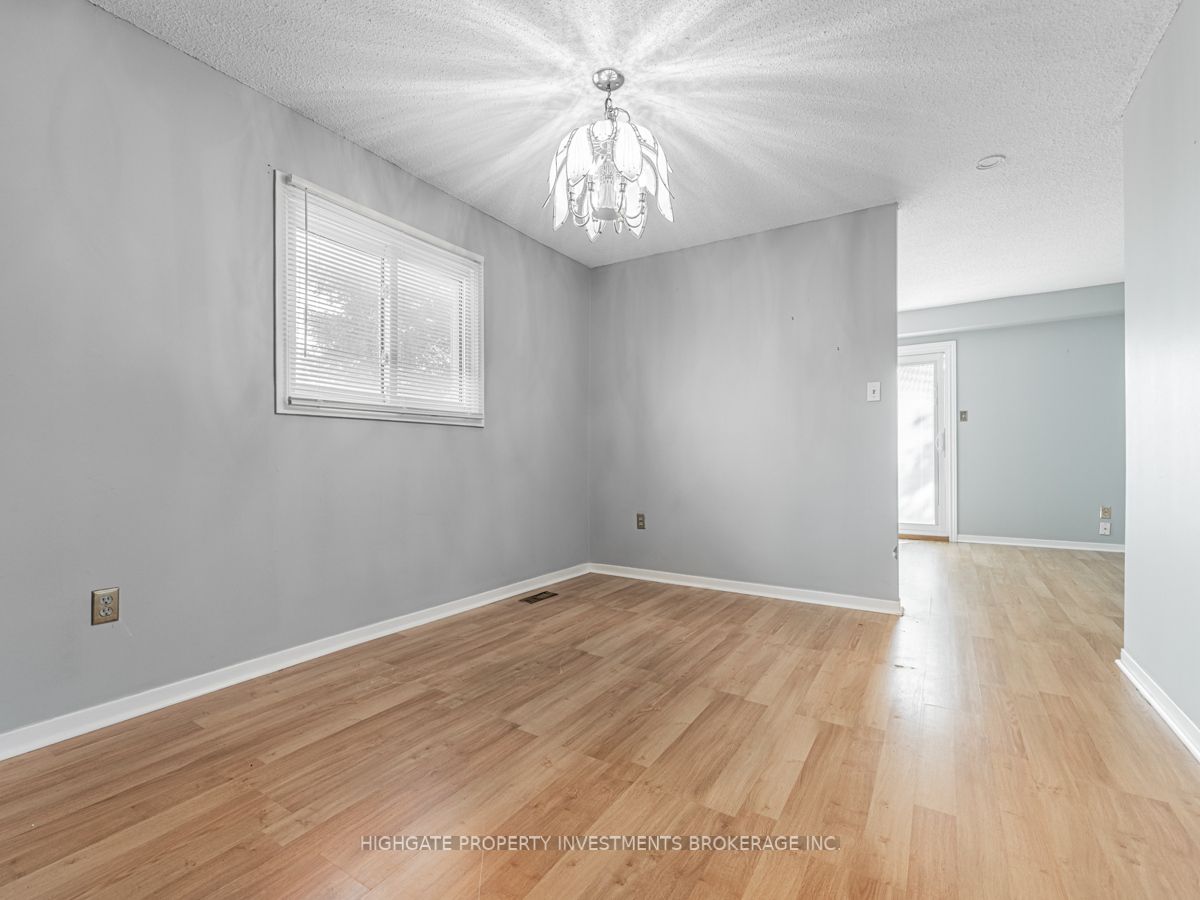 21 Noble Dr