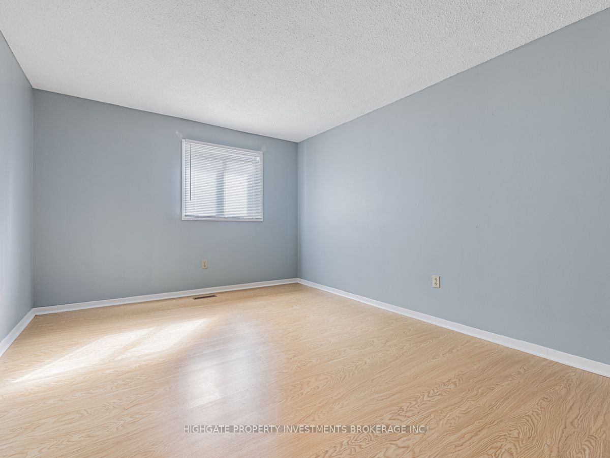 21 Noble Dr