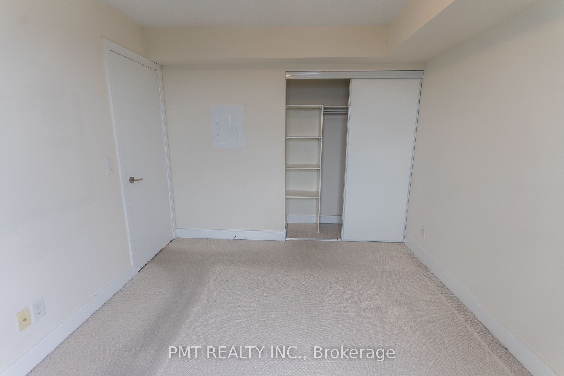 135 Village Green Sq, #3925