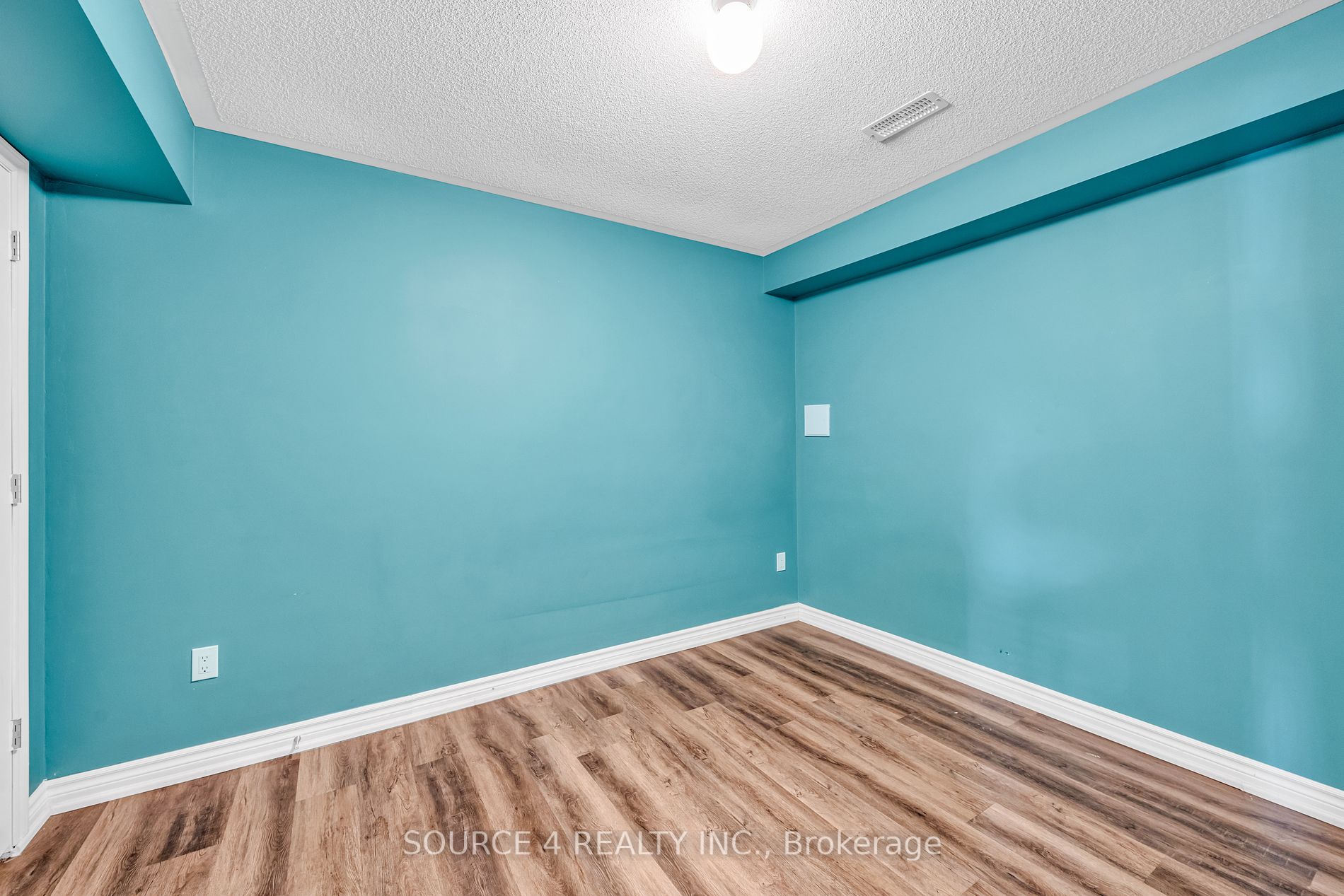 26 Terry Cres
