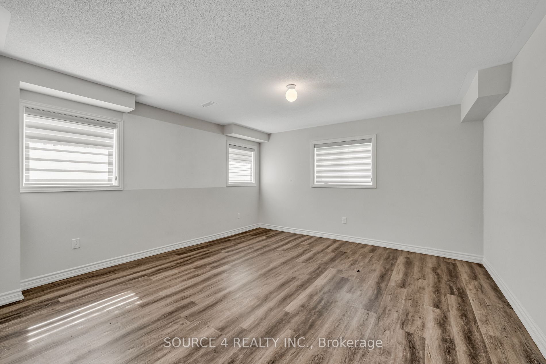 26 Terry Cres
