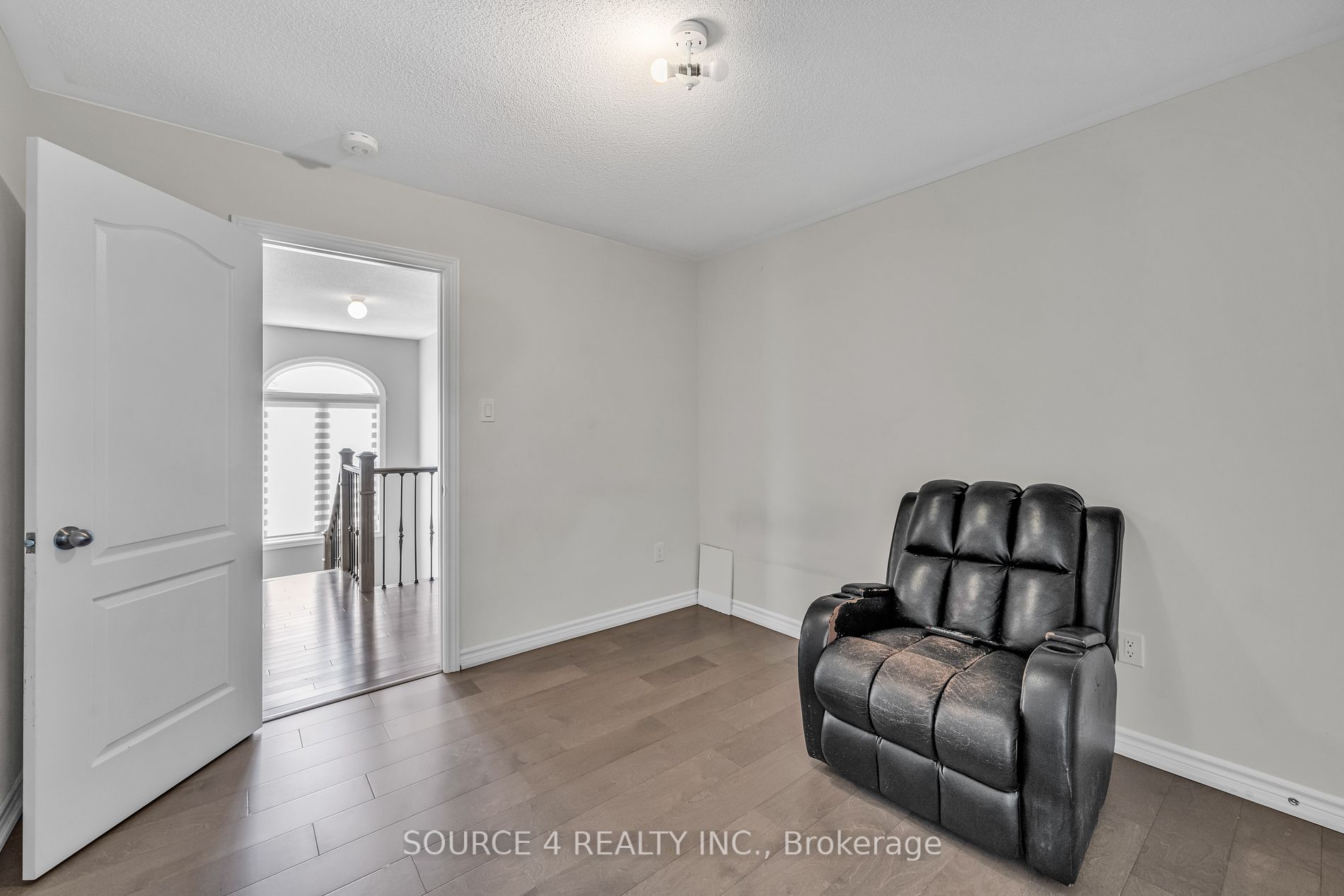 26 Terry Cres