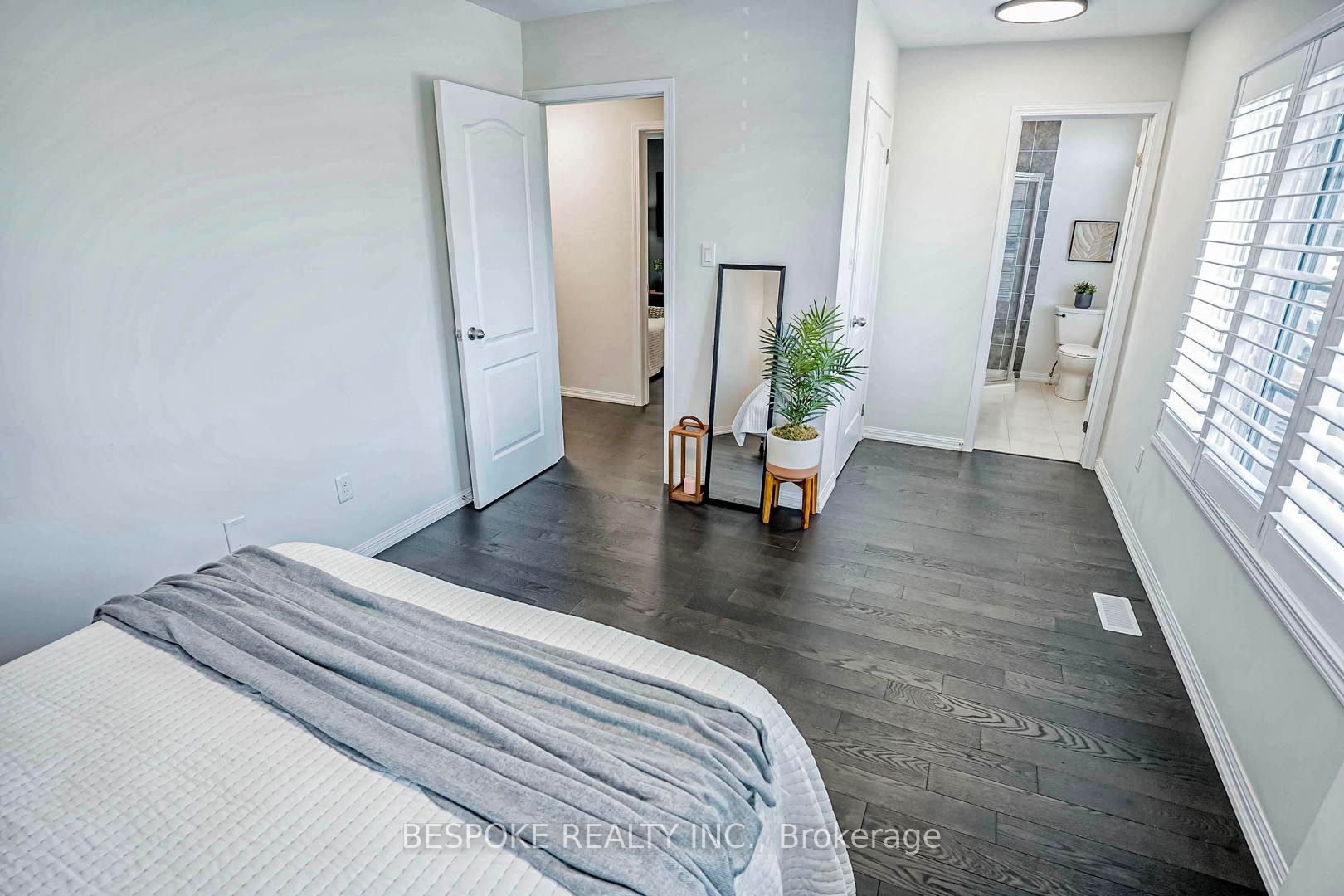 136 Hurst Dr