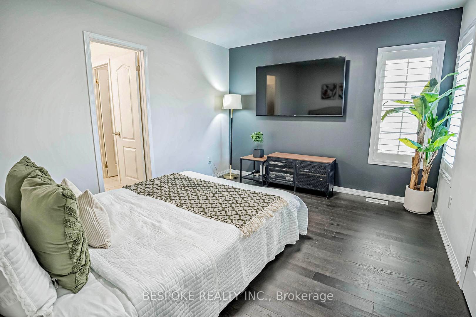 136 Hurst Dr