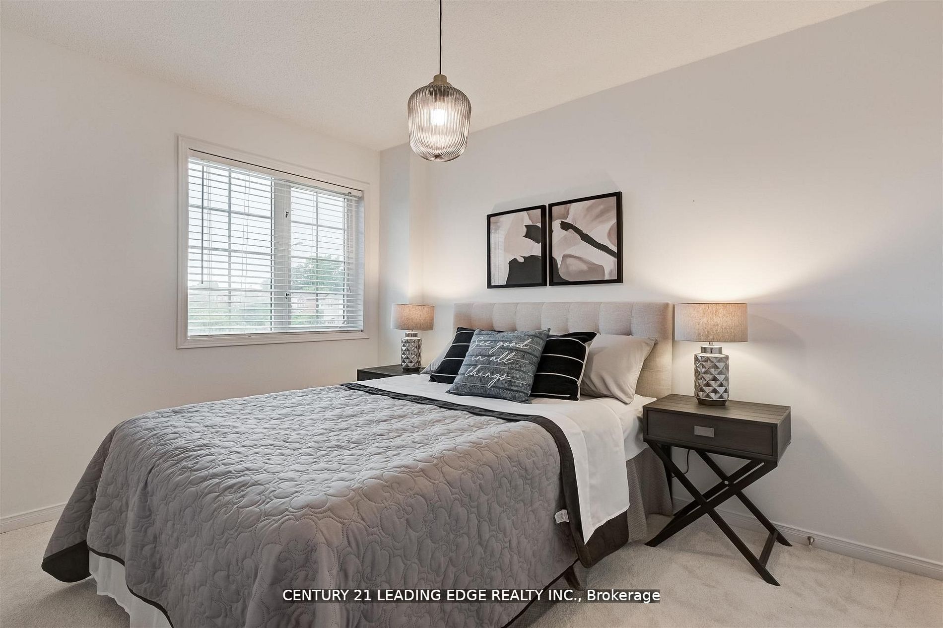 215 Andona Cres