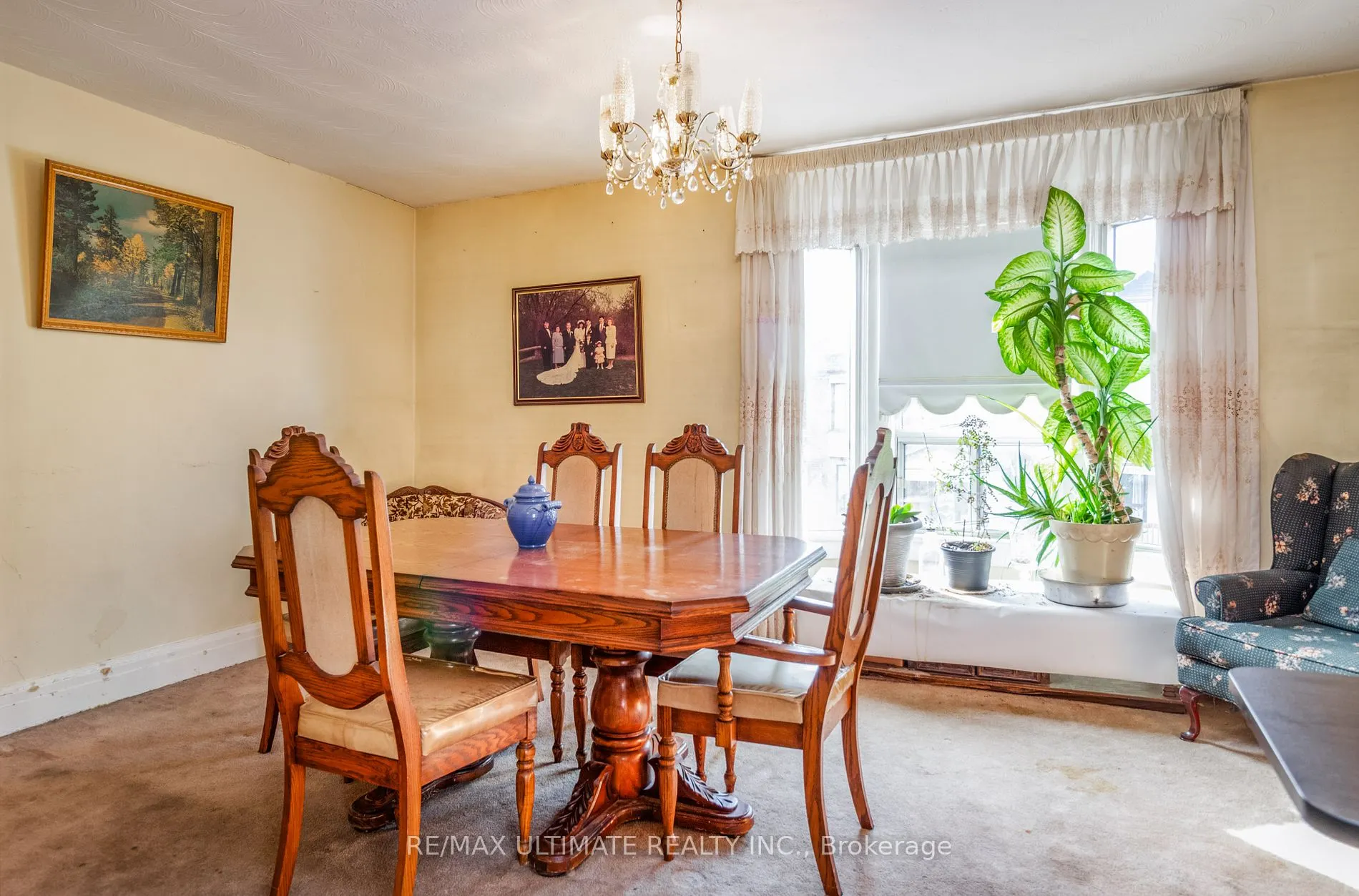 493 Carlaw Ave