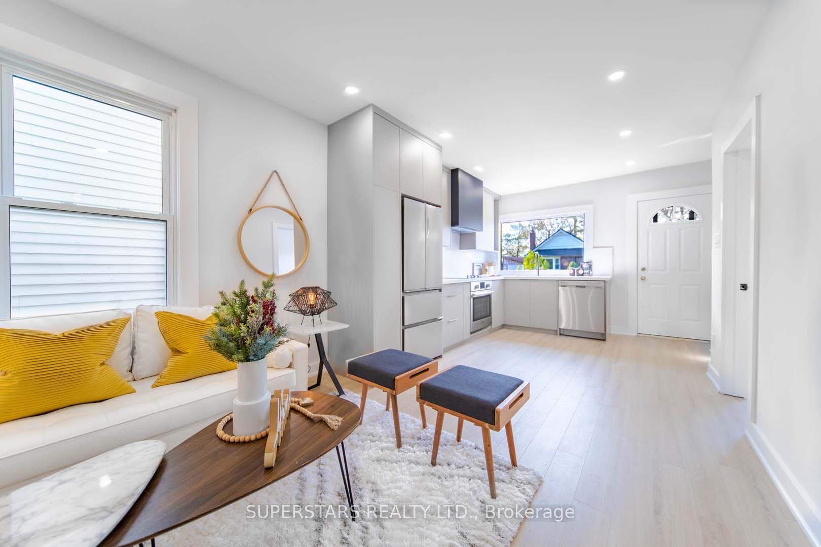 14 Pinegrove Ave