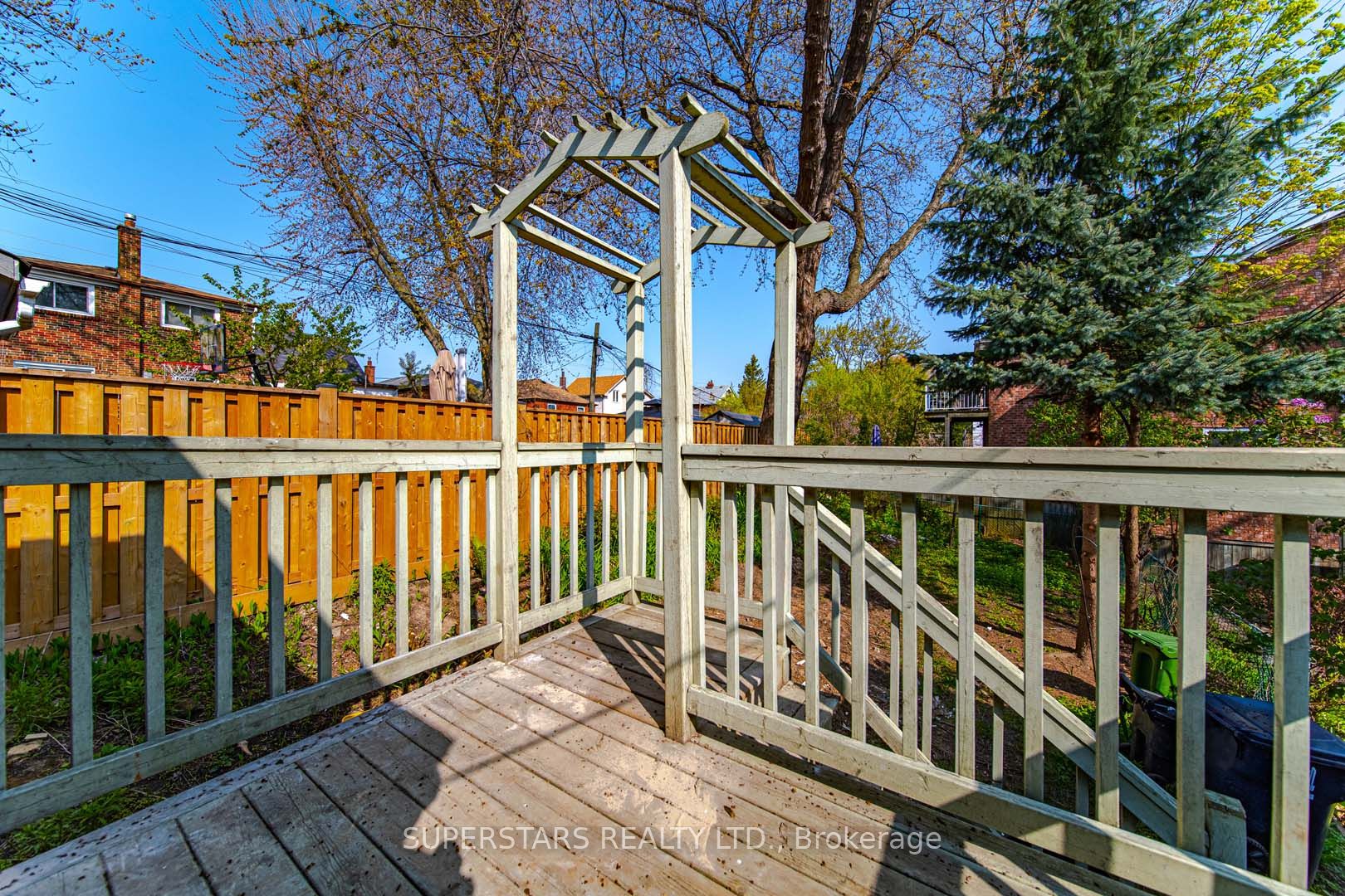 14 Pinegrove Ave