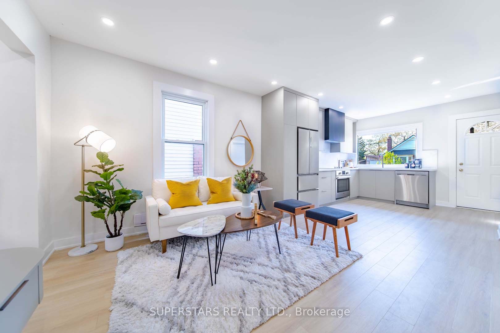 14 Pinegrove Ave