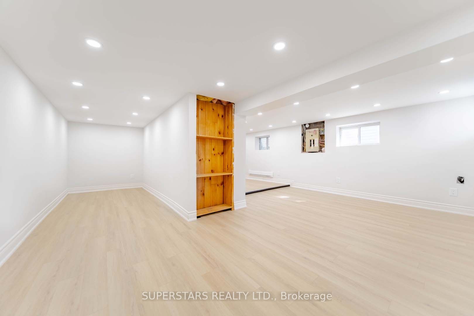14 Pinegrove Ave