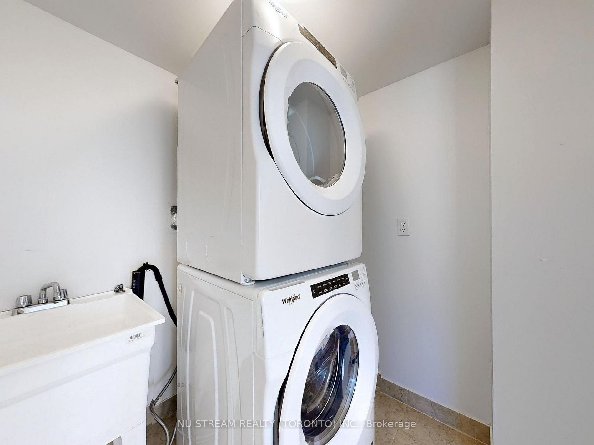 2739 Deputy Minister Path, #68