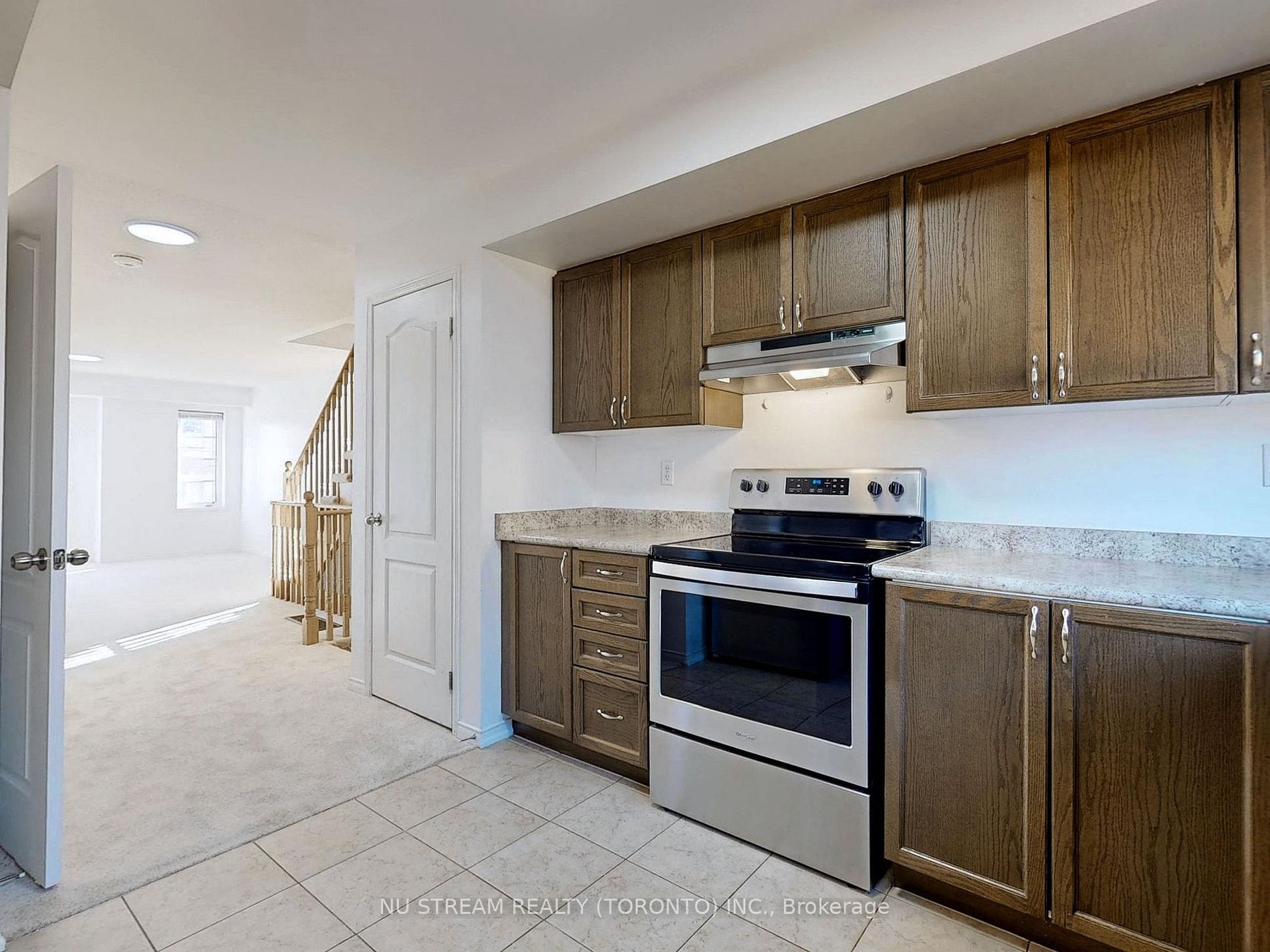 2739 Deputy Minister Path, #68