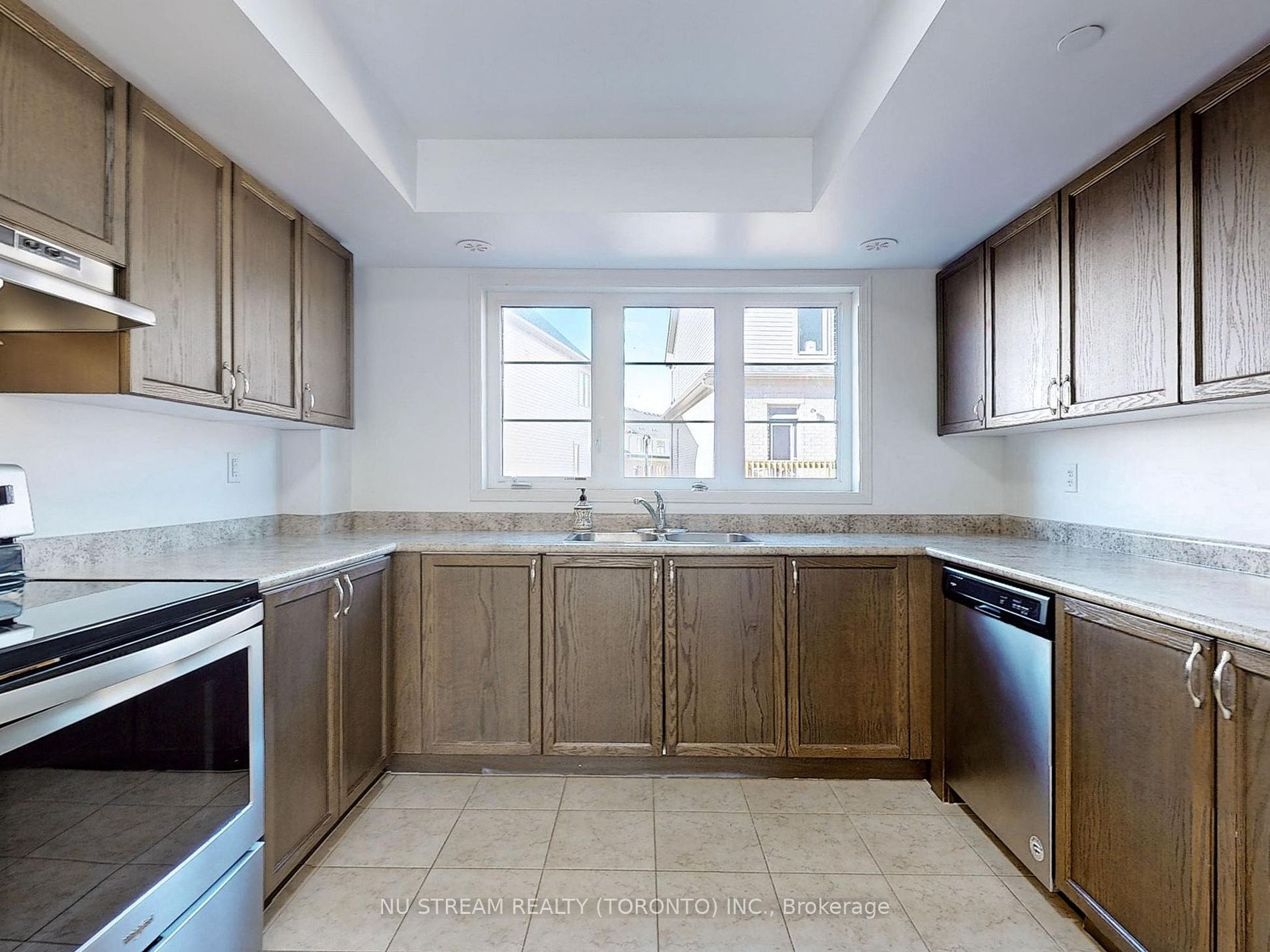 2739 Deputy Minister Path, #68