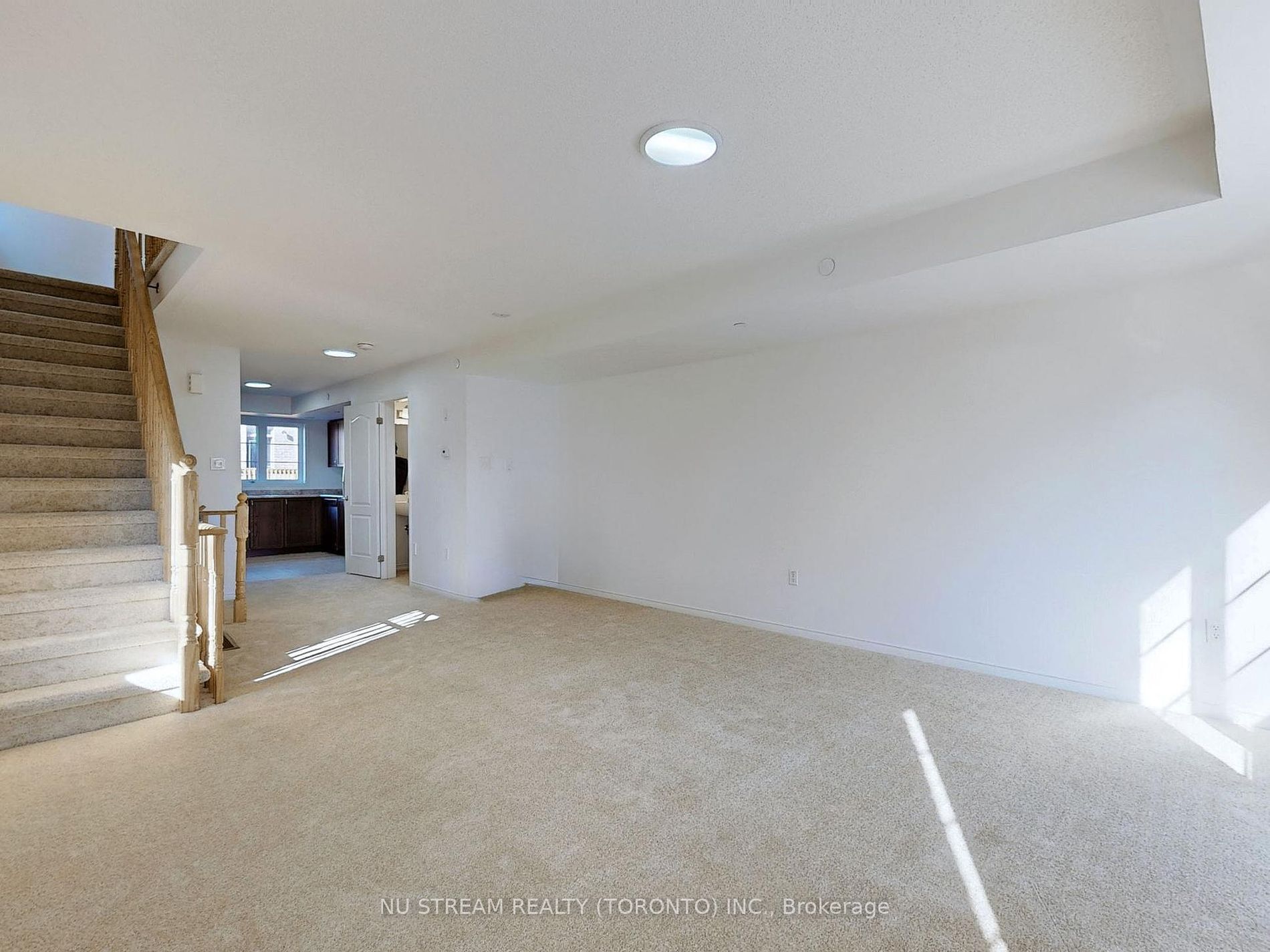 2739 Deputy Minister Path, #68