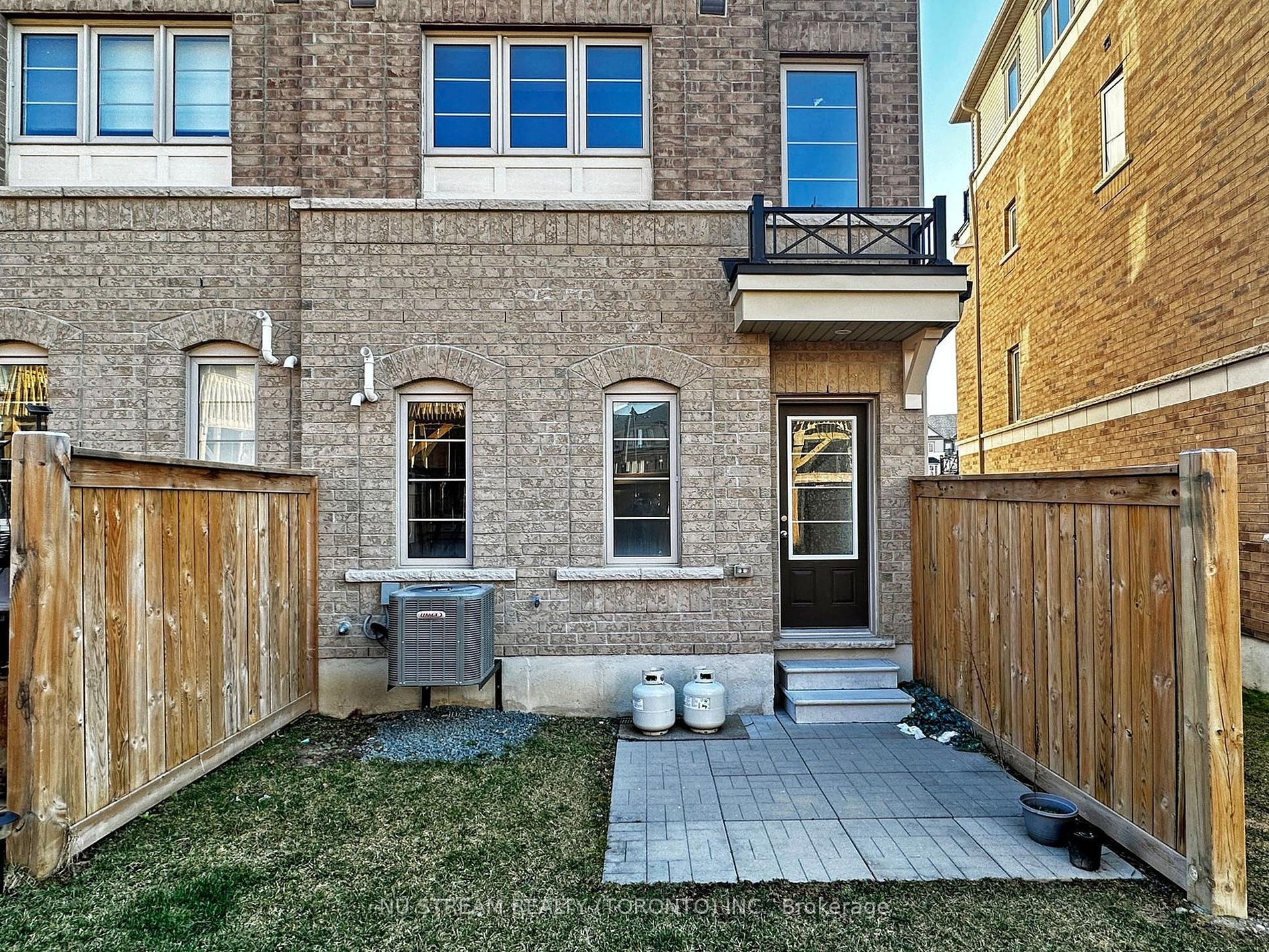 2739 Deputy Minister Path, #68