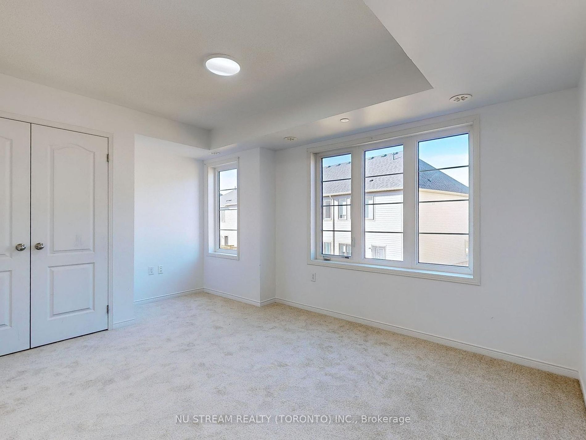 2739 Deputy Minister Path, #68