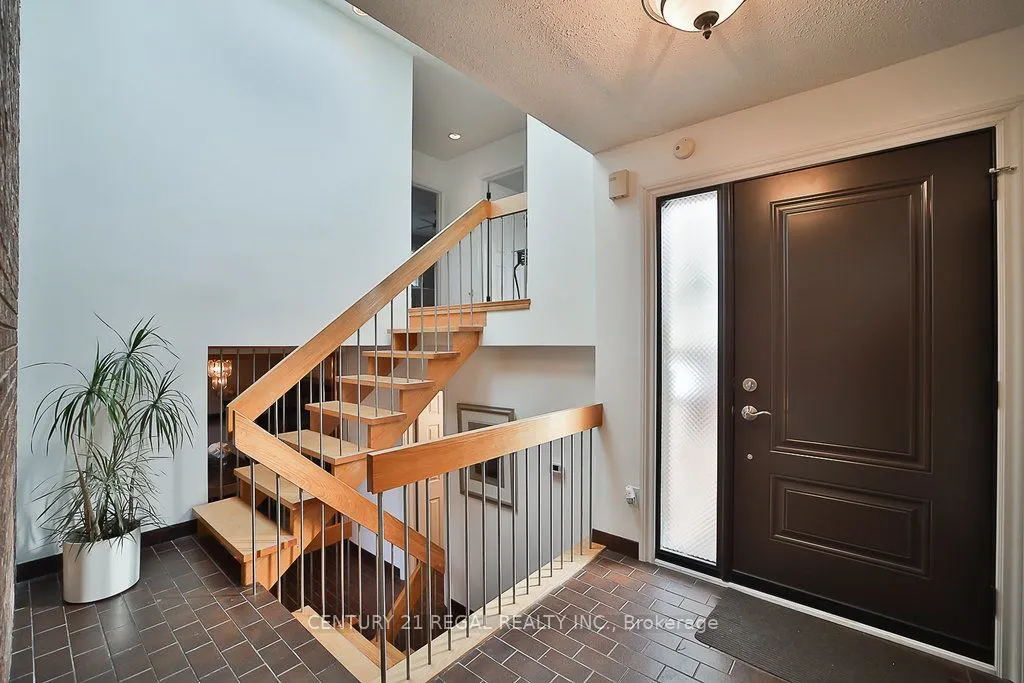56 Somerdale Sq