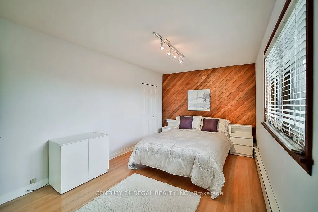 56 Somerdale Sq