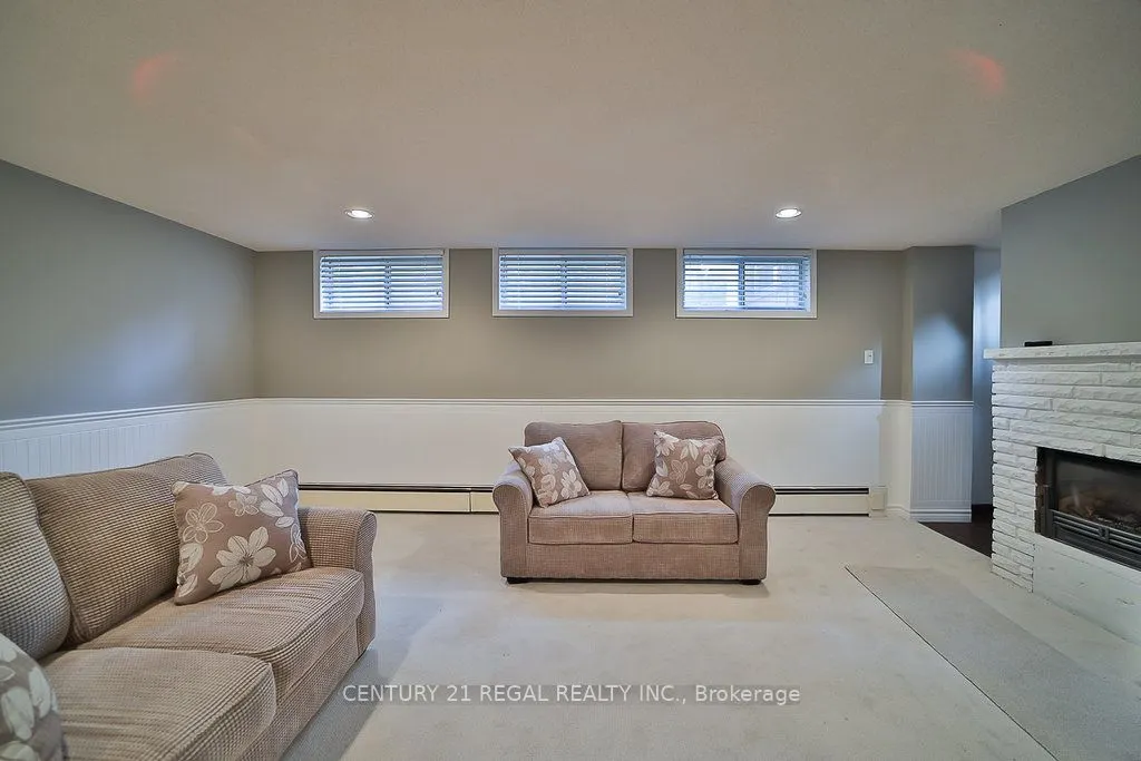 56 Somerdale Sq