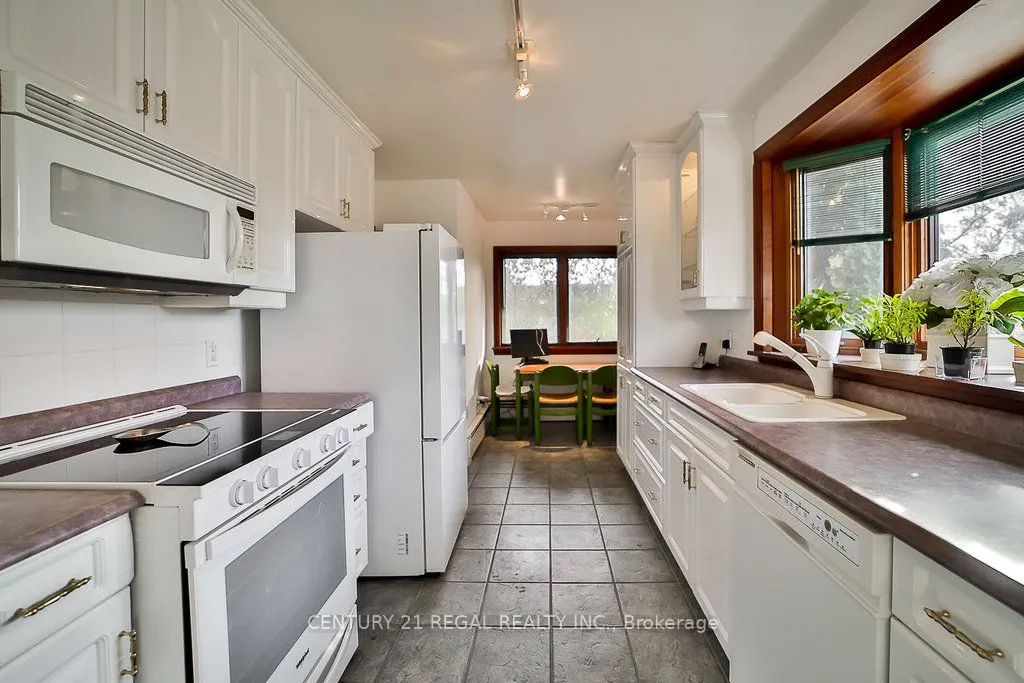 56 Somerdale Sq