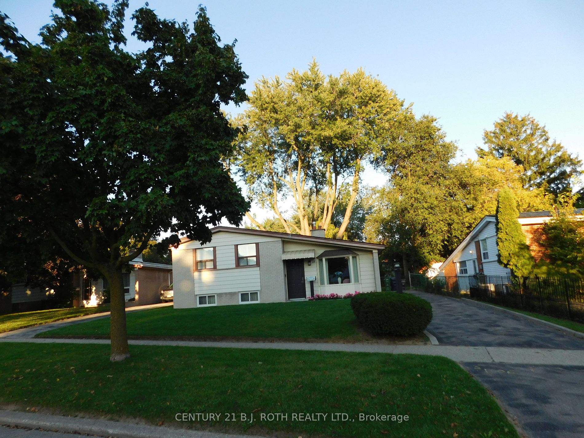 15 Ben Stanton Blvd
