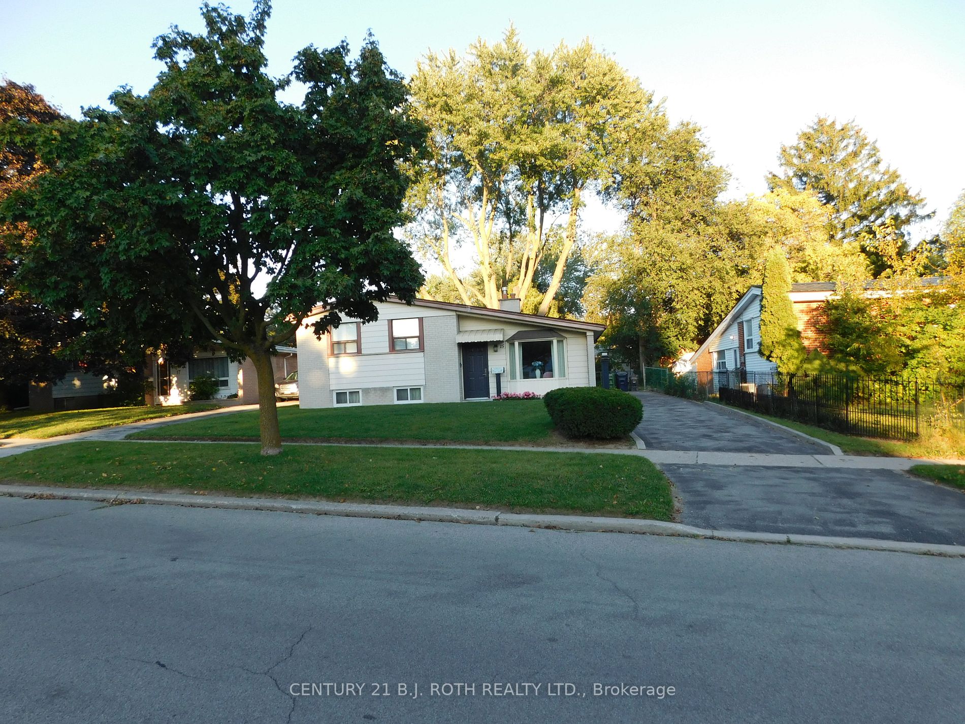 15 Ben Stanton Blvd