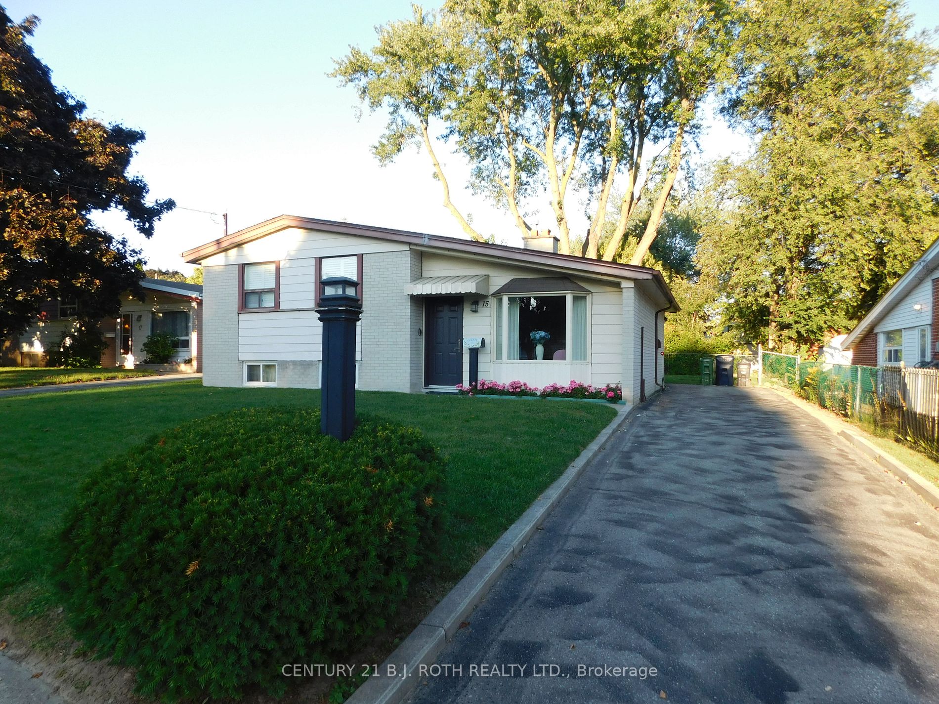 15 Ben Stanton Blvd