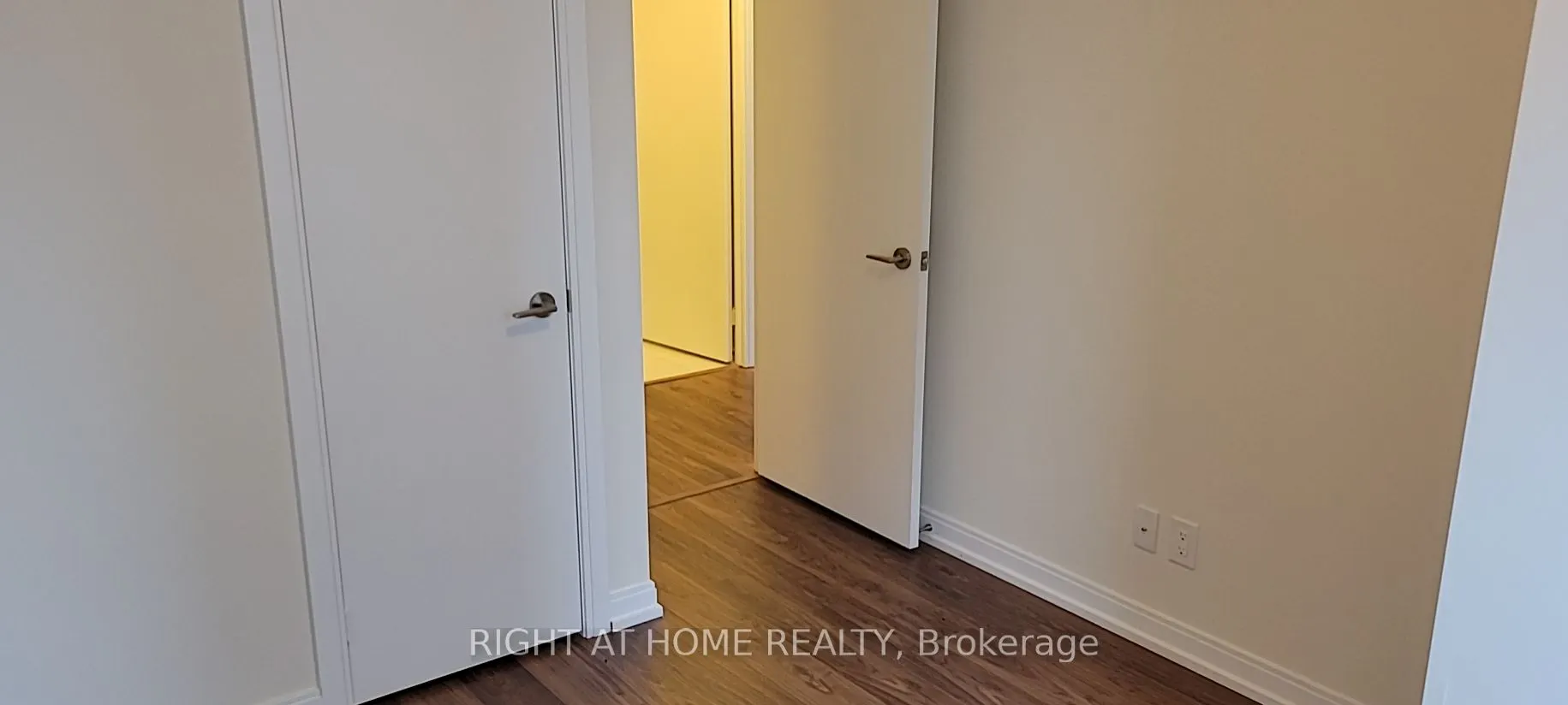 151 Village Green Sq, #2702
