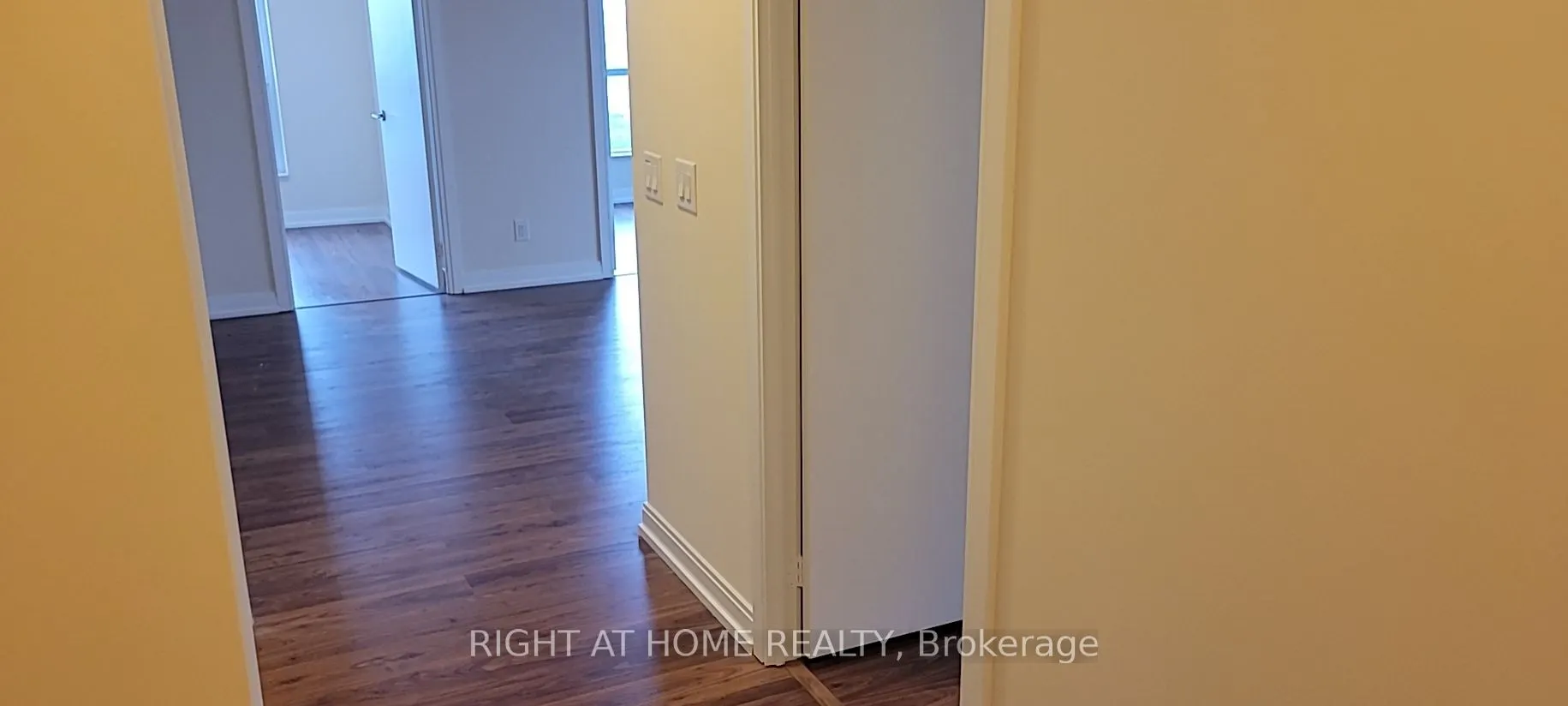 151 Village Green Sq, #2702
