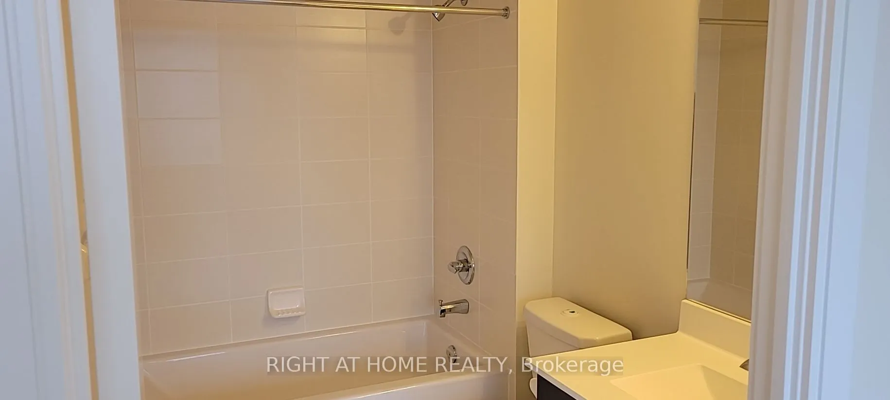 151 Village Green Sq, #2702