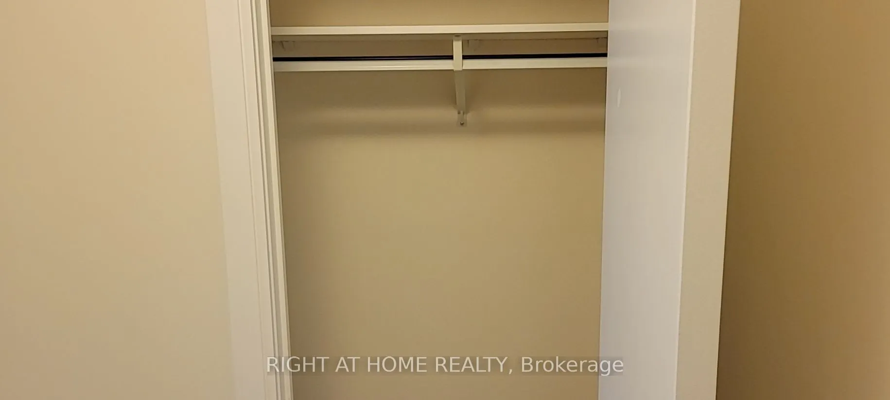 151 Village Green Sq, #2702
