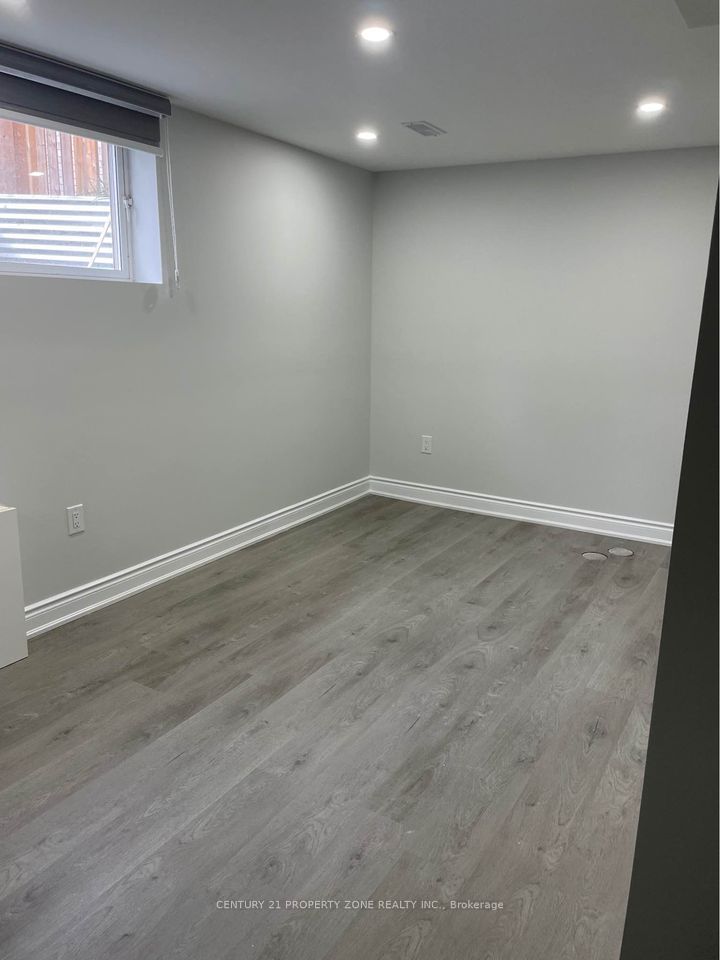 697 Layton Crt