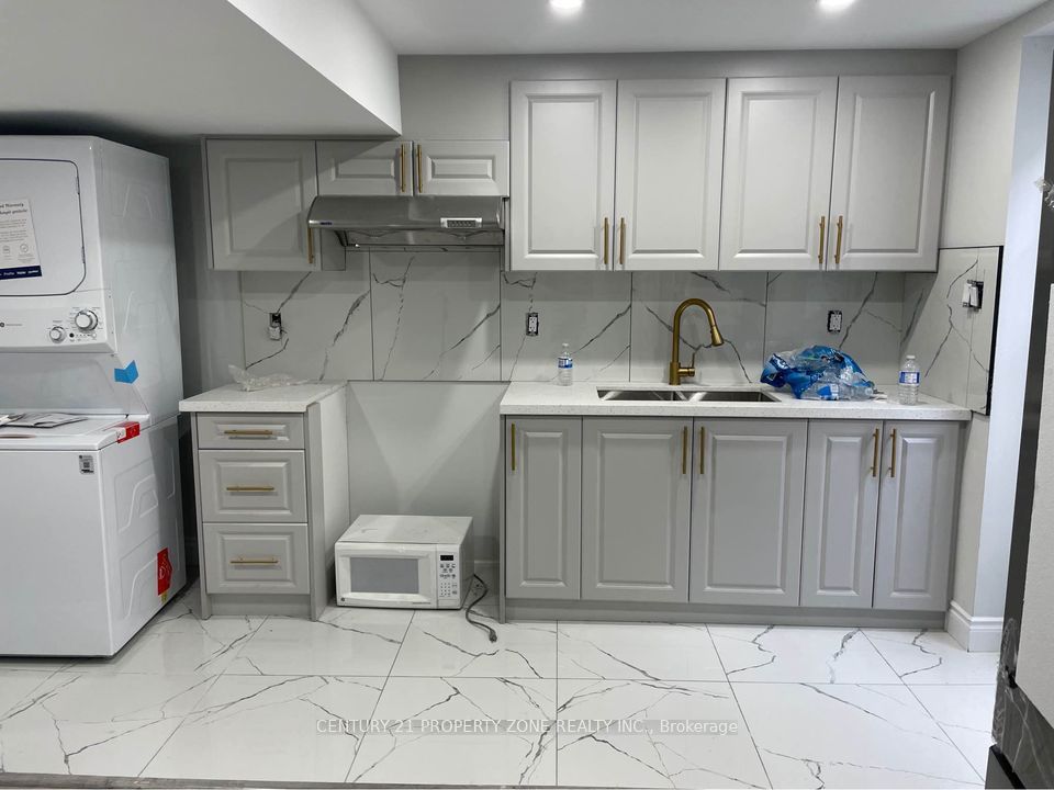 697 Layton Crt