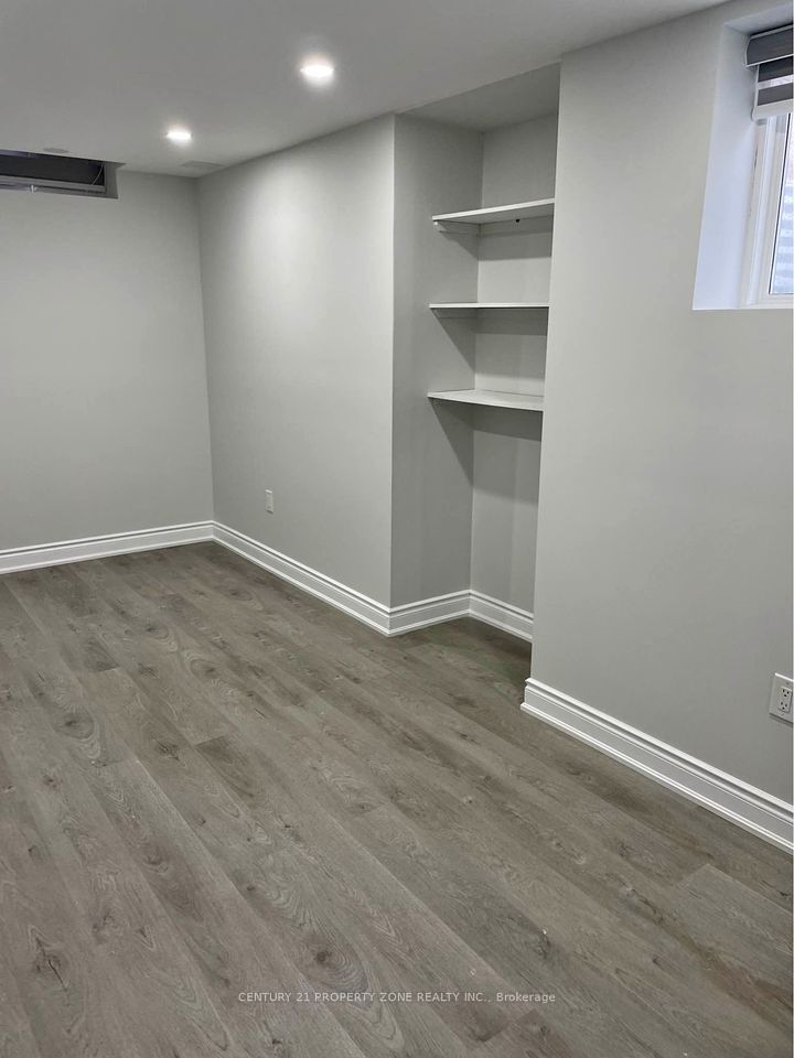 697 Layton Crt