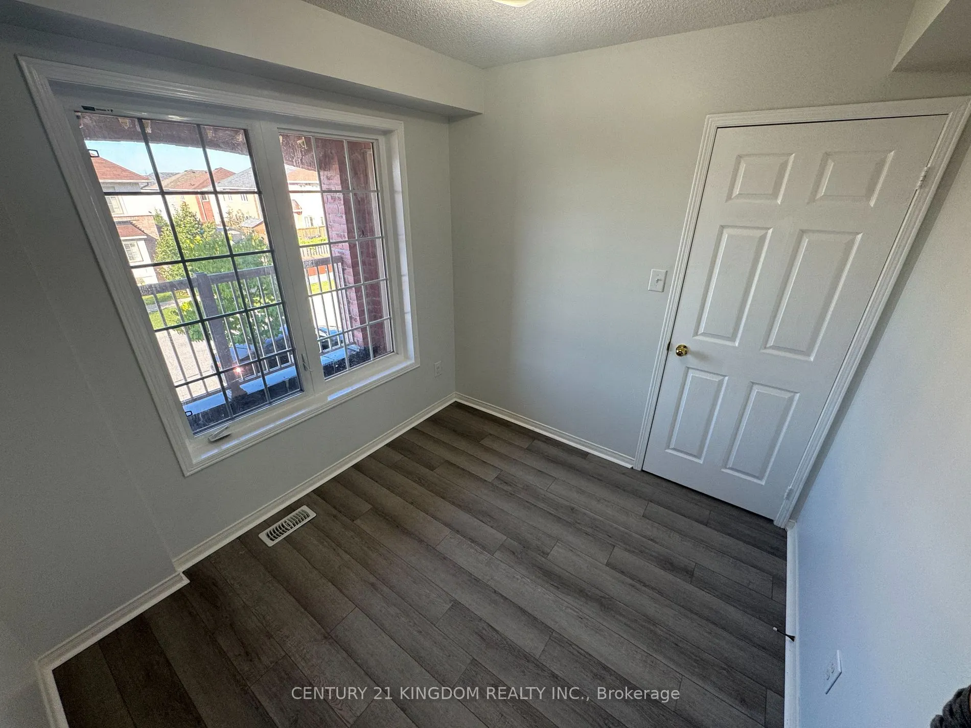 3 Chaston Rd