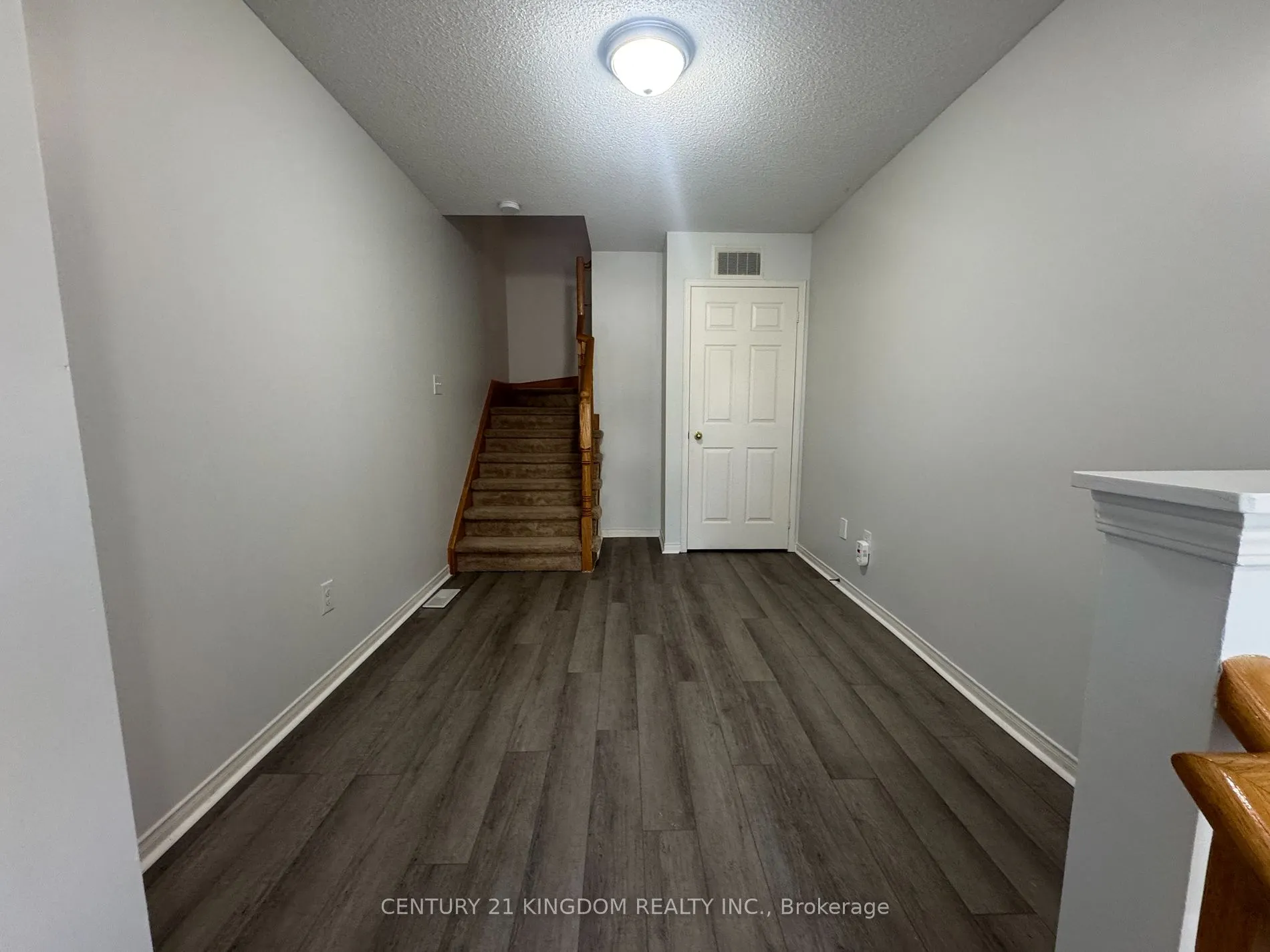3 Chaston Rd