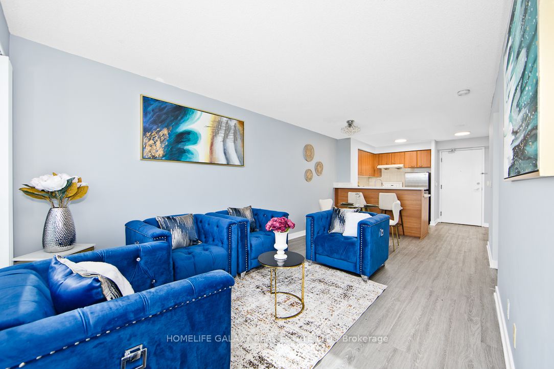 36 Lee Centre Dr, #2708