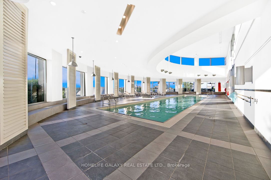 36 Lee Centre Dr, #2708