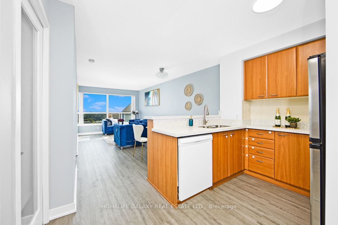 36 Lee Centre Dr, #2708