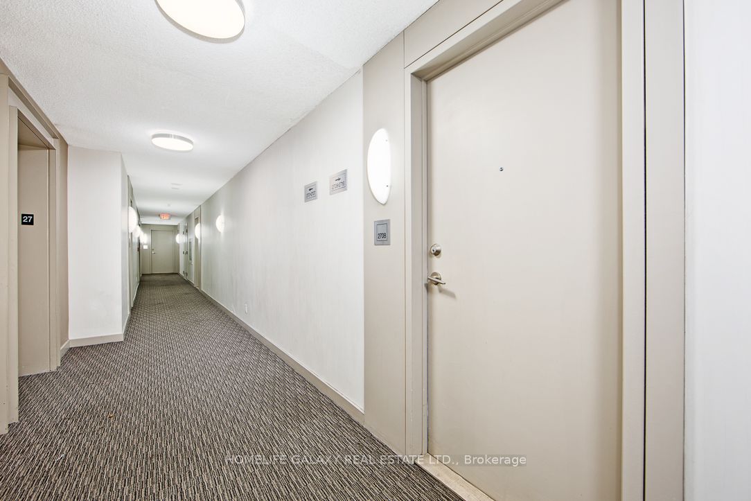 36 Lee Centre Dr, #2708