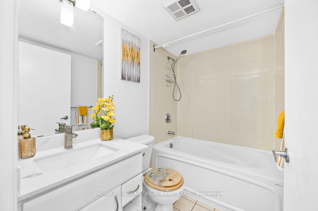 36 Lee Centre Dr, #2708