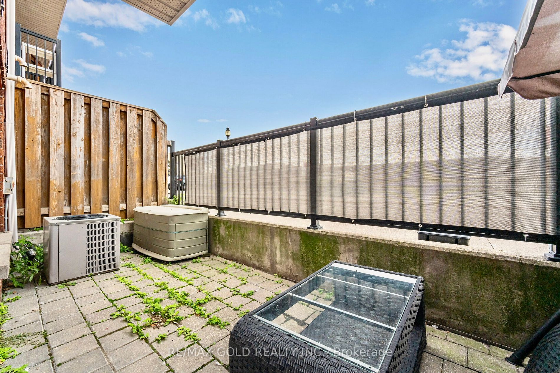 15 Strangford Lane, #104