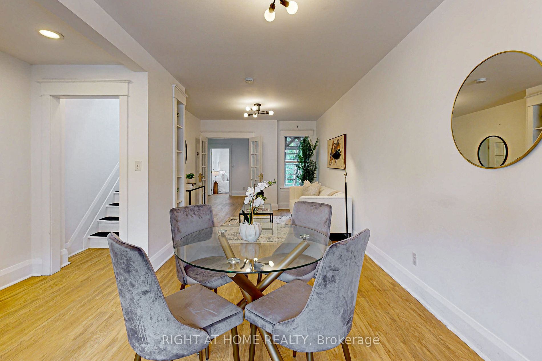 1055 Woodbine Ave