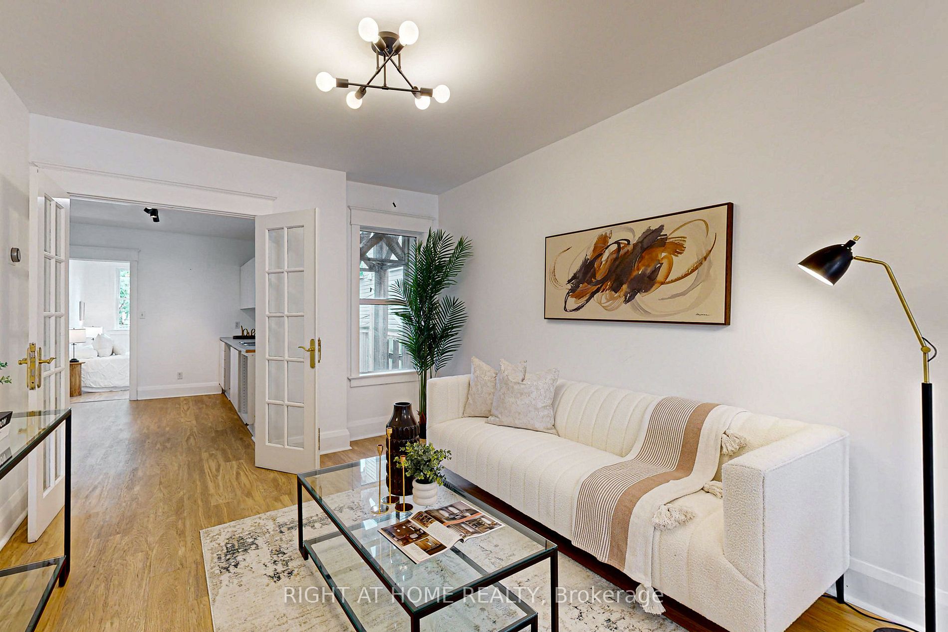 1055 Woodbine Ave