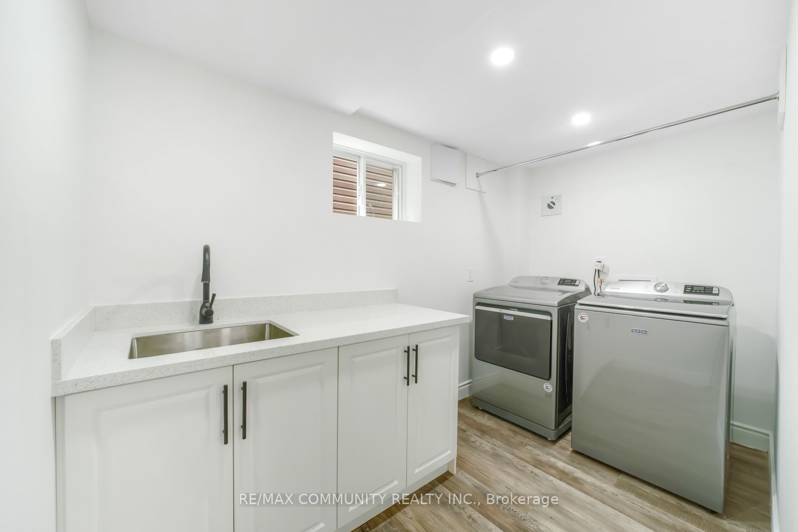 12 William Davidson St