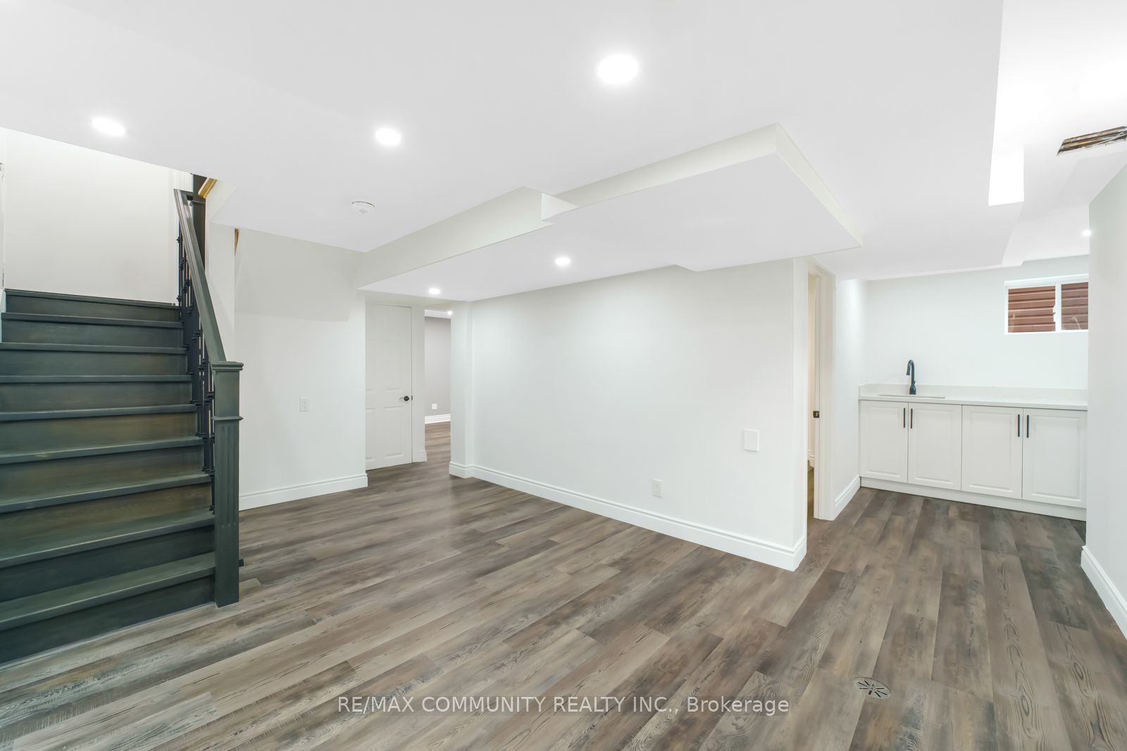 12 William Davidson St